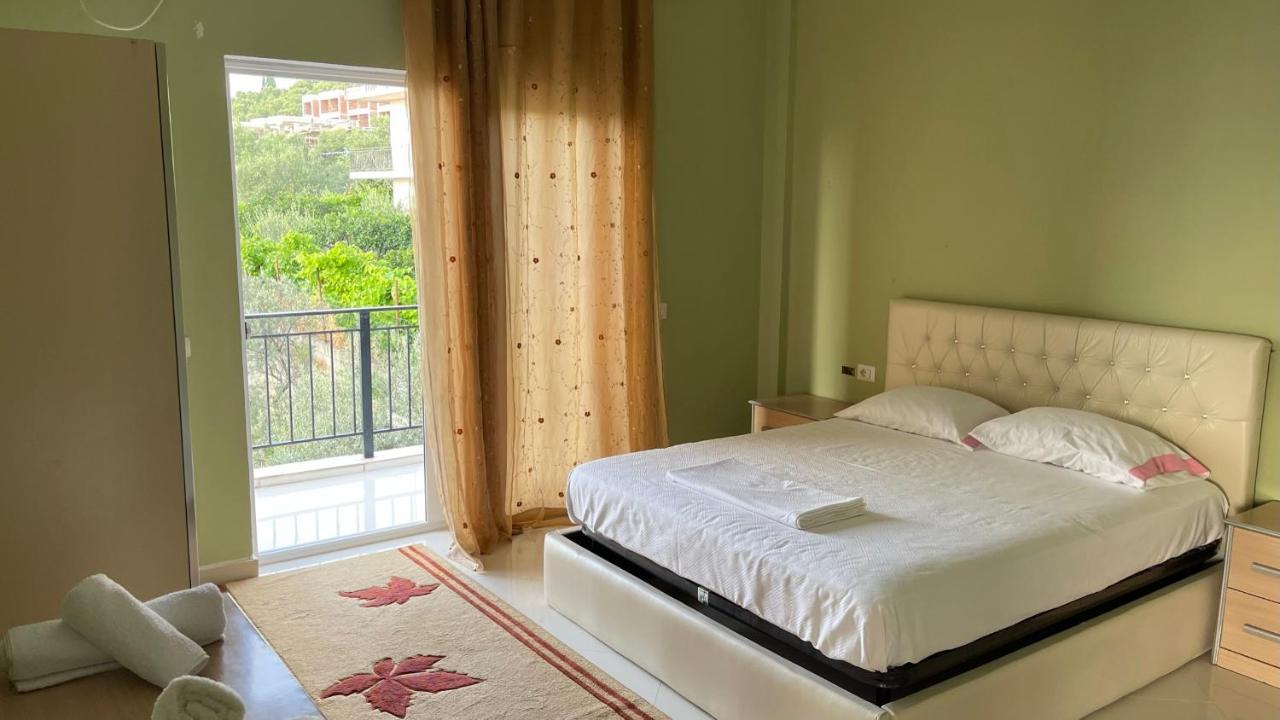 Azure Apartments By Kondo Stays Vlorë Esterno foto