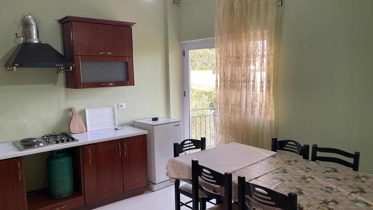 Azure Apartments By Kondo Stays Vlorë Esterno foto
