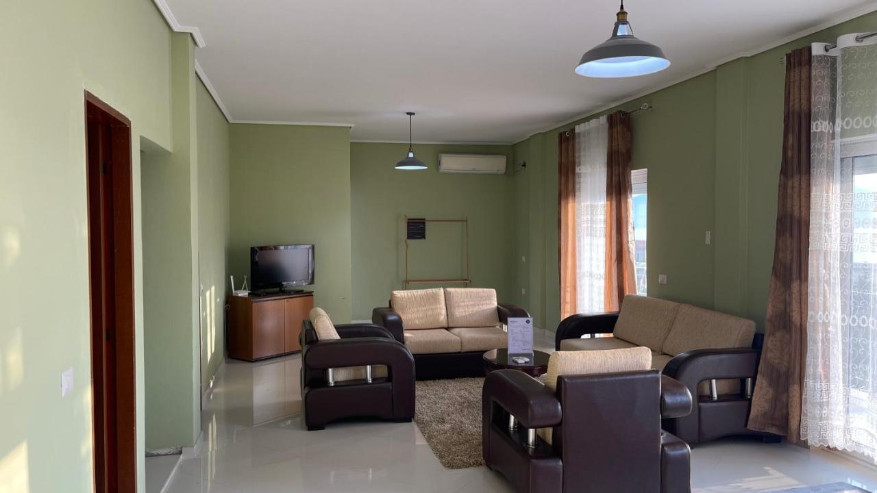 Azure Apartments By Kondo Stays Vlorë Esterno foto
