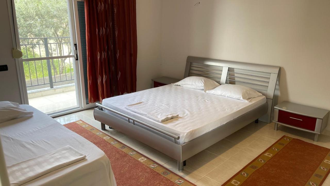 Azure Apartments By Kondo Stays Vlorë Esterno foto
