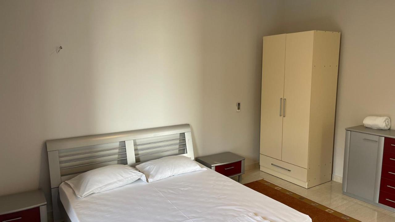Azure Apartments By Kondo Stays Vlorë Esterno foto