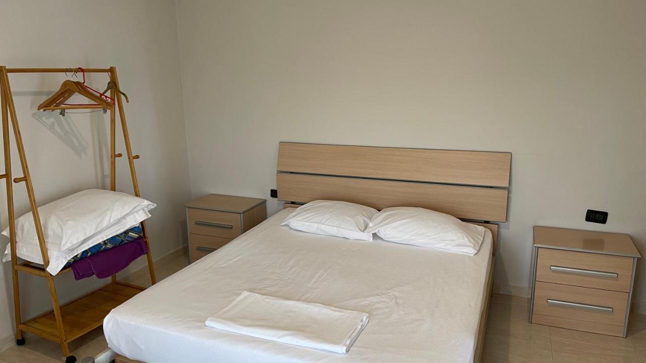 Azure Apartments By Kondo Stays Vlorë Esterno foto