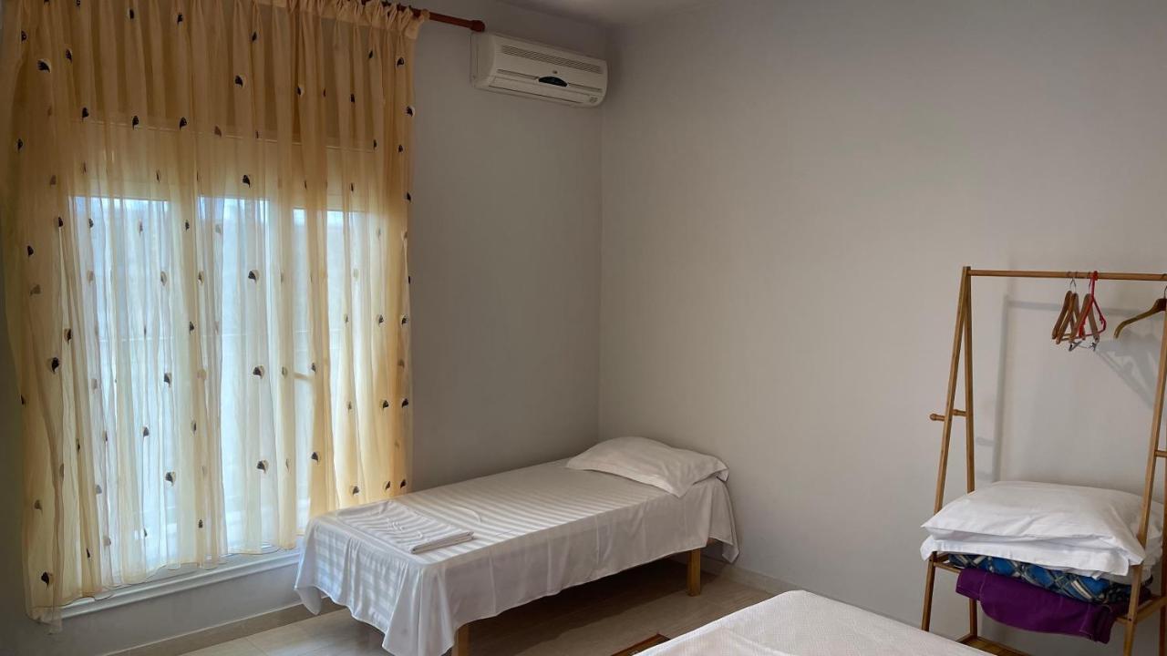 Azure Apartments By Kondo Stays Vlorë Esterno foto