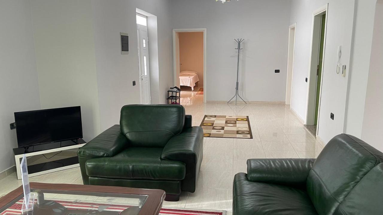 Azure Apartments By Kondo Stays Vlorë Esterno foto