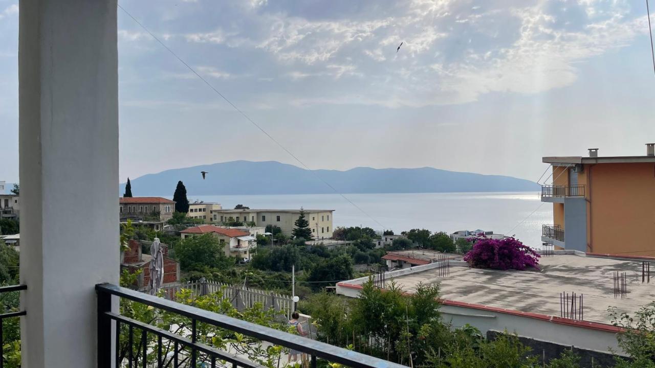 Azure Apartments By Kondo Stays Vlorë Esterno foto