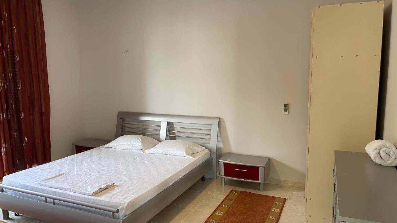 Azure Apartments By Kondo Stays Vlorë Esterno foto
