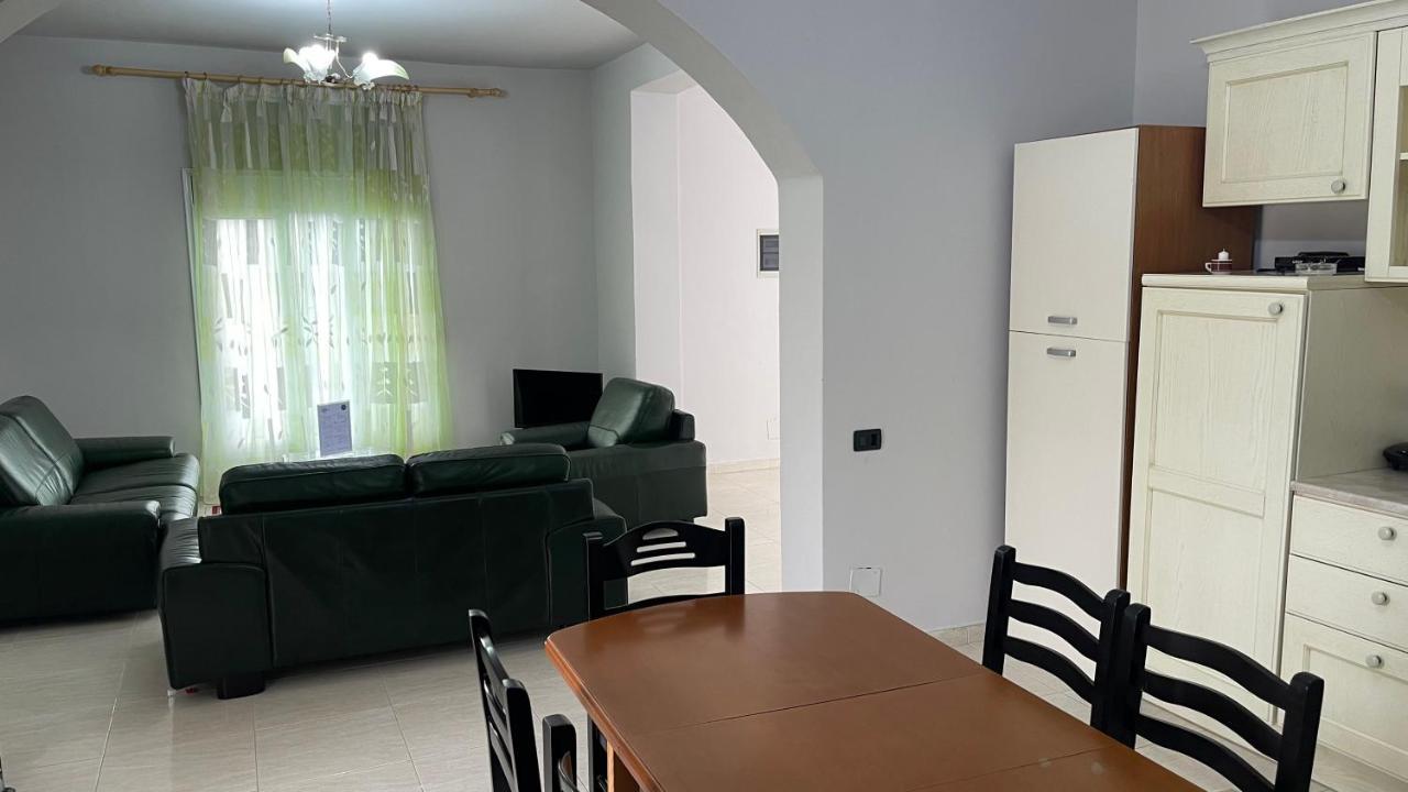 Azure Apartments By Kondo Stays Vlorë Esterno foto