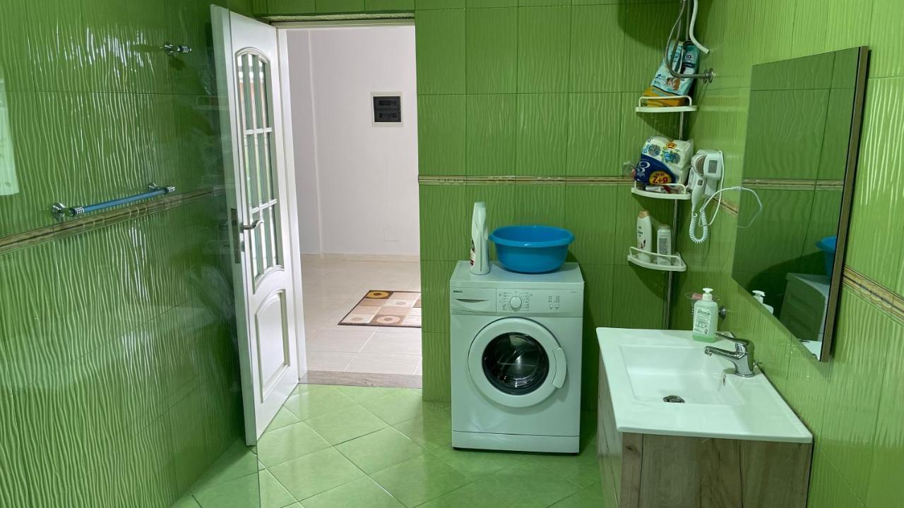 Azure Apartments By Kondo Stays Vlorë Esterno foto